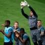 Mignolet Berharap Jadi Starter Lawan MU