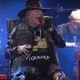 Axl Rose Ketagihan Jadi Vokalis AC/DC