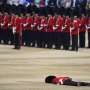 Duh! Tentara Ini Ambruk di Upacara Resmi Ultah Ratu Elizabeth