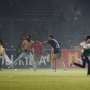Sepak Bola Indonesia Semarak di 2017, 9 Suporter Meregang Nyawa