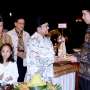 Ucapkan Selamat Ultah, Jokowi Dapat Tumpeng Pertama dari Habibie