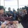 Cuti Lebaran, Ketua DPR dan MPR Jualan Daging Sapi