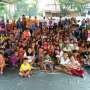 Di Terminal Hujan, Mereka Merenda Harapan
