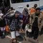 Arus Balik Padati Terminal Kampung Rambutan