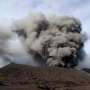 Gunung Bromo 'Batuk', Bandara Abdul Rachman Saleh Ditutup