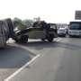 Sebuah Truk Terbalik di Jalan Tol Jakarta-Cikampek