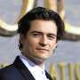 Bersih-Bersih di Pantai, Orlando Bloom Pamer Foto Hot Daddy