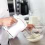 Agar Bikin Kue Menyenangkan, Pilih Mixer dengan Kriteria Ini