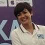 Nirina Zubir- Augie Fantinus Kasih Hadiah untuk Pekerja Kantoran