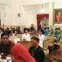 Jokowi Makan Siang di Istana Bareng Orang-orang Hebat