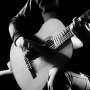 Salut! di Tengah Keterbatasan Fisik, Gitar Yono Dikenal hingga Mancanegara