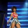 Pesta Bareng Justin Bieber, Rihanna Tanggalkan Bra