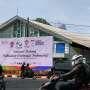 Jelang Arak-arakan Atlet Olimpiade, Muncul Spanduk Raksasa