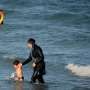 Prancis Cabut Larangan Burkini, Kenapa?