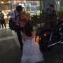 Gadis Ini Lamar Pacar dengan Harley Davidson dan Sertifikat Rumah