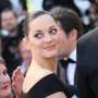 Beradegan "Hot" dengan Pitt, Ini yang Dirasakan Marion Cotillard