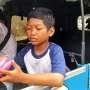 Demi Anak Bisa Sekolah, Sopir Bajaj Ini Kerja Siang Malam