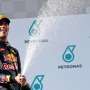 Mesin Terbakar, Hamilton Terjungkal di GP Sepang