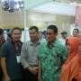 Guyonan Sandiaga di Tengah Para Pencari Kerja Jakarta
