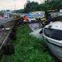 Tiang di Tol Ulujami-Serpong Km 03 Jatuh Ditabrak Fortuner