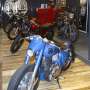 Dipaksa Pakai Dobel Piston, Mesin Motor Kustom Ini BMW Banget