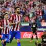 Viral Video Carrasco Berkendara dengan Mobil Tua ke Tempat Latihan Atletico