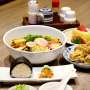 Di Tokyo, Bisnis Sampingan Mercedes-Benz Jualan Ramen