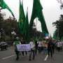Ribuan Massa Pendemo Longmarch Lewati Balai Kota
