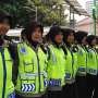Depan Balai Kota Dijaga Polwan Cantik Berjilbab