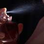 Semprot Parfum di Rambut, Bisa Bikin Wangi Tahan Lebih Lama Lho!