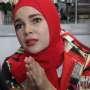 Artis-artis Ini Tak Terima Dewi Sandra Permainkan Cadar