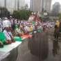 Meski Diguyur Hujan, FPI Salat Dzuhur di Polda Metro Jaya