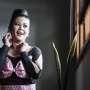 Spesialis Antagonis Helsi Herlinda Banting Setir Jadi Penyanyi