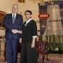 Bahas Perlindungan WNI, Menlu Retno Kunjungi Malaysia