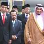Turun dari Pesawat, Raja Salman Pakai Eskalator