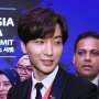 Gak Mau Kalah dari Lyodra, Leeteuk Ngomong Pakai Bahasa Indonesia di Ajang AAA 2022