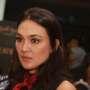 Luna Maya Komentari Adegan Gay di Film "Beauty and The Beast"
