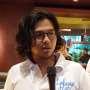 Ramon Tungka Ciuman Bawah Air di Film "Labuan Hati"