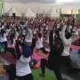Serunya Yoga Sembari Menunggu Sunset di Pantai
