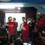 Kampanye di Gang Potlot, Ahok Dapat Curhat dan Kaos Slank