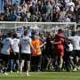 Suporter Serang Pemain, Laga Bastia vs Lyon Dihentikan