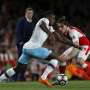 Bellerin Dikritik, Wenger Kasih Pembelaan
