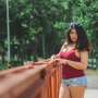 Kata Siapa Model Pro Harus Langsing? Perempuan Ini Buktinya