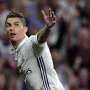 Kalah di La Liga, Ronaldo Siap Lewati Messi di Liga Champions