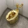 Toilet  Emas Berlapis Tas Kulit Louis Vuitton Dijual Rp1,3 M
