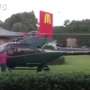 Lelaki Ini Parkirkan Helikopter di Drive Thru McDonald