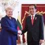 Jokowi Minta Lithuania Bantu Lawan Kampanye Hitam Sawit Indonesia