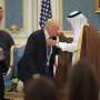 Sebelum Pidato, Donald Trump Dengarkan Surah Ali Imran 103