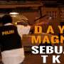 Pascaledakan Bom Bunuh Diri, Warga Asyik "Selfie" di TKP!