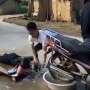 Cara Pemuda Ini Keramas Bikin Geleng-geleng Kepala